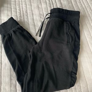 Lulu black joggers
